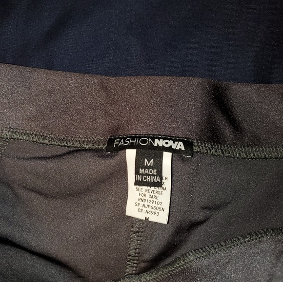 Set - Picture 2 of 5